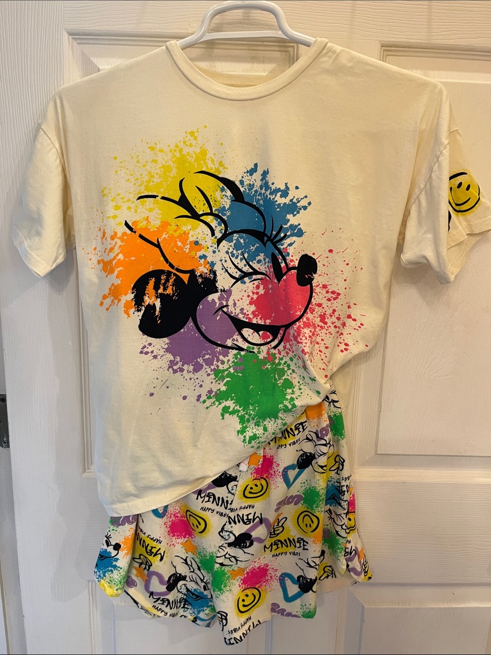 Disney Cream Tee & Skirt Set with Multicolor Paint-Splash Minnie